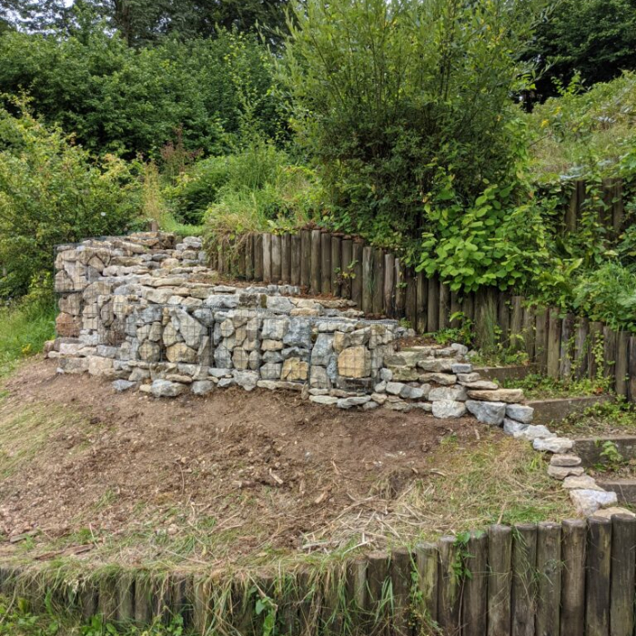 retaining-gabion-structure-next-to-steps