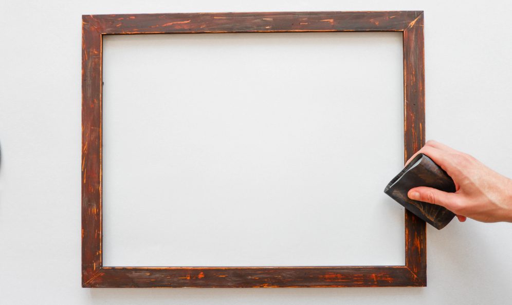 distress-the-frame-with-sandpaper