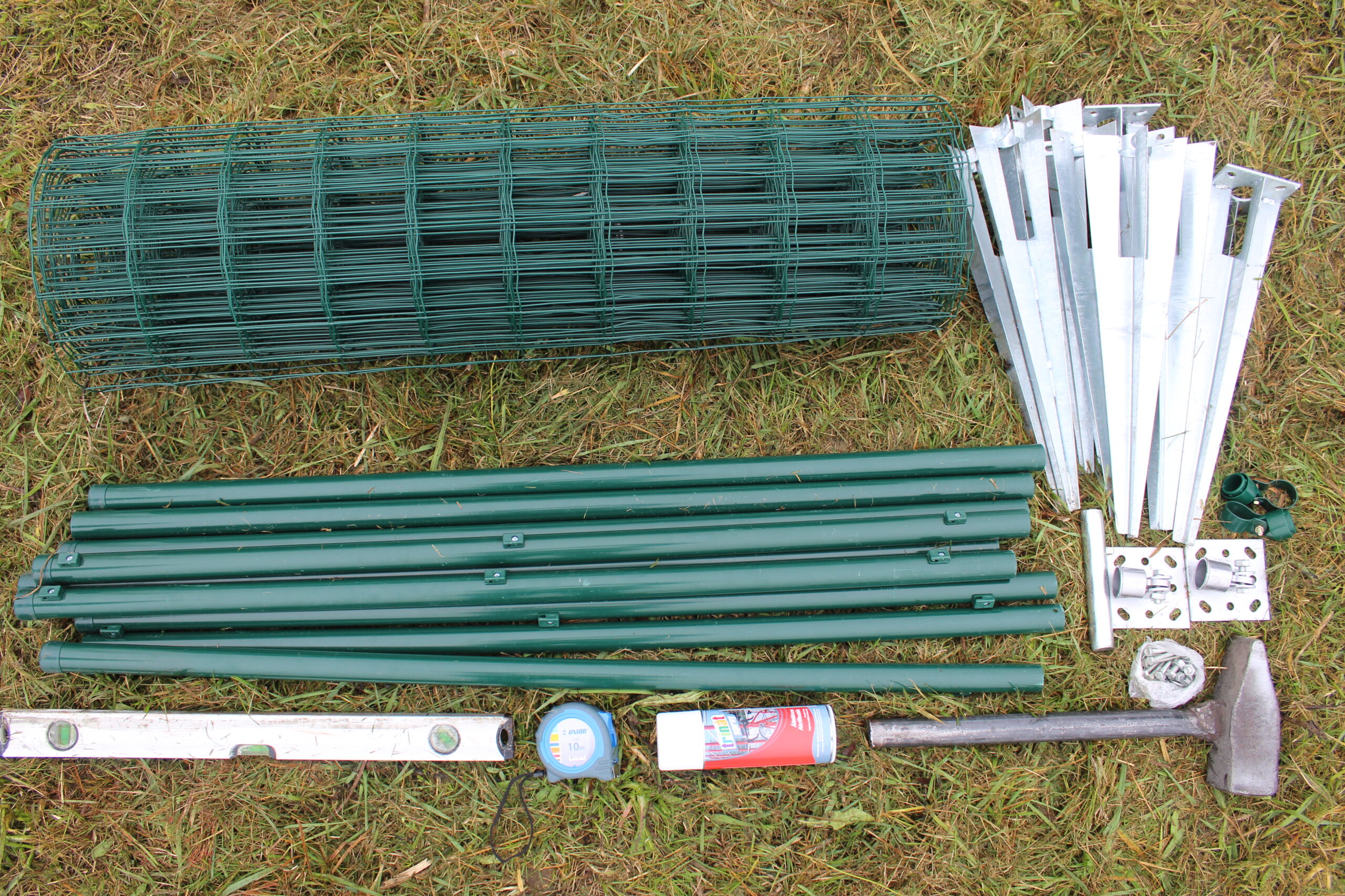 eurofence-kit-and-tools-laid-out