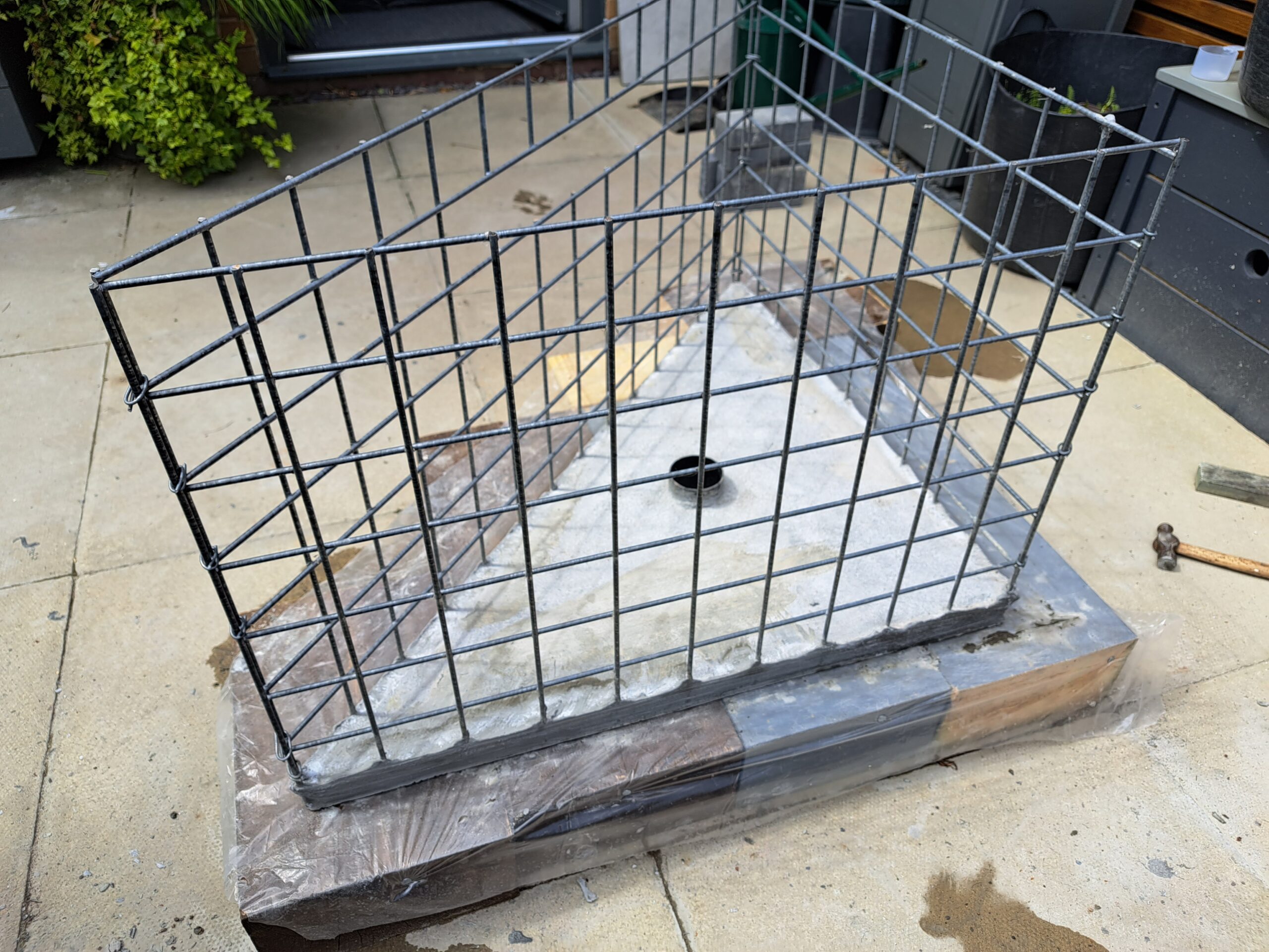 triangular-gabion-water-feature-body