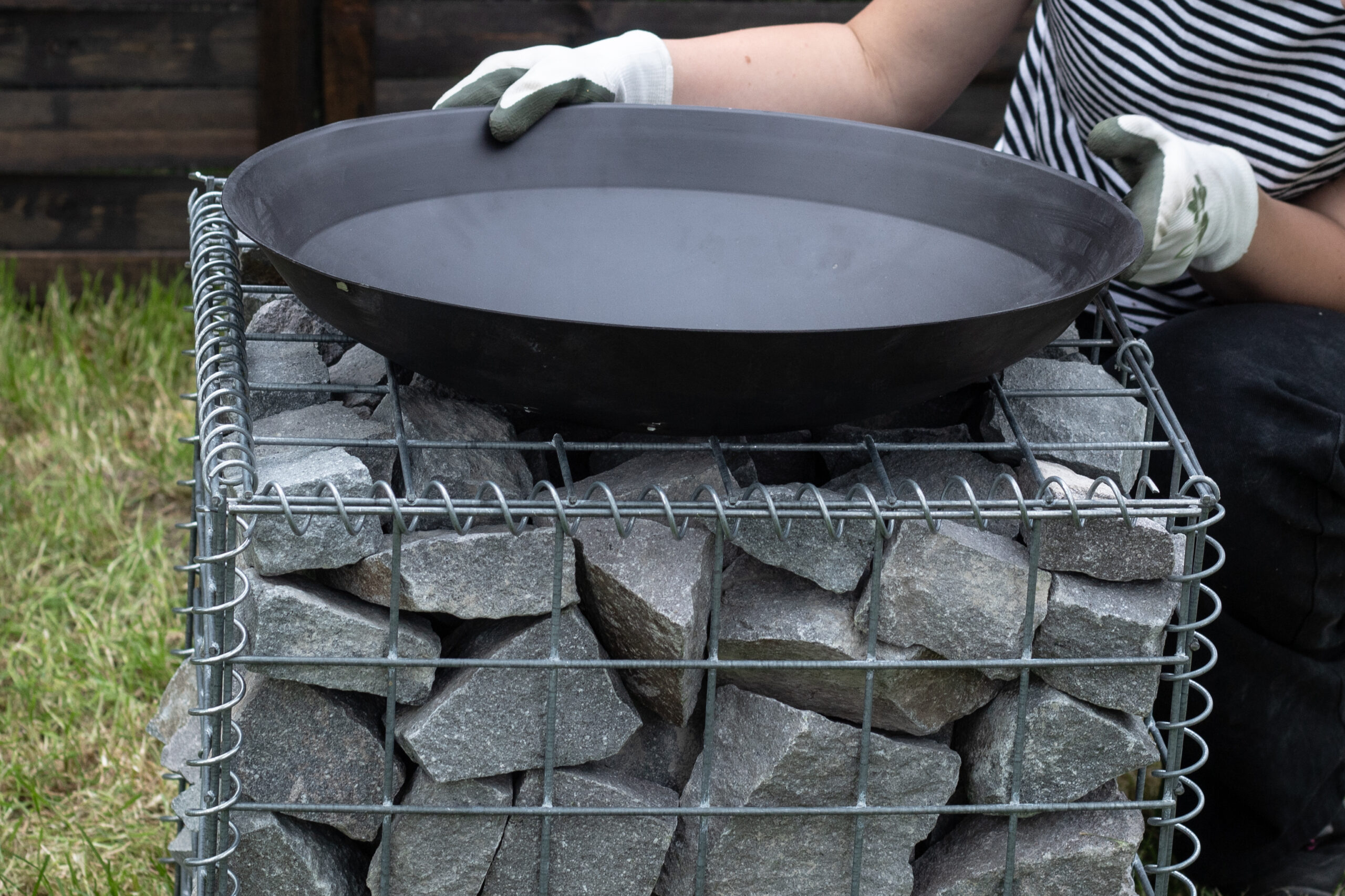 place-fire-bowl