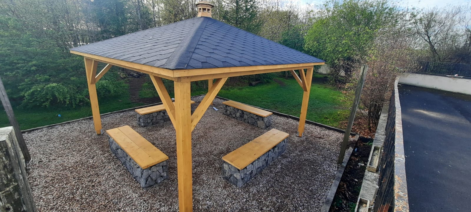 gabion-seating-area-under-pavilion