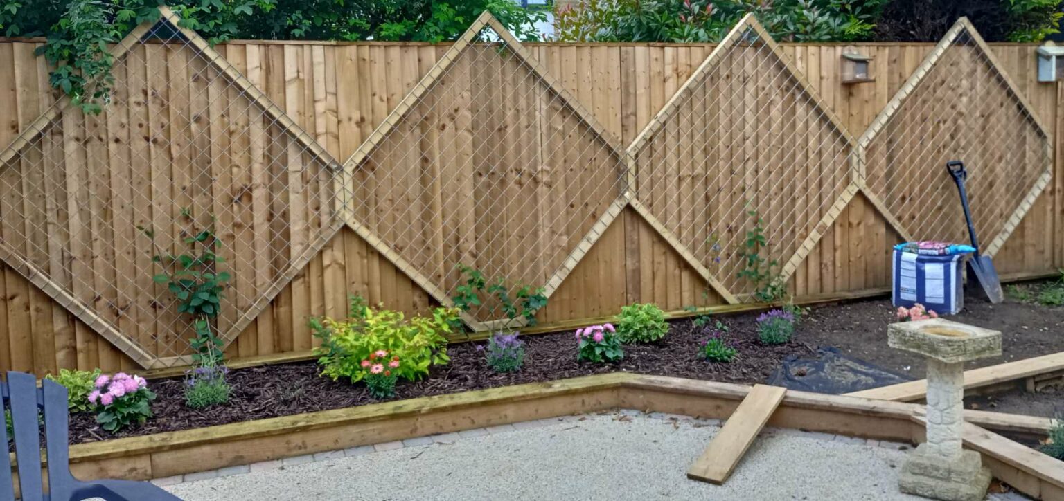 mesh-panel-flower-and-fruit-trellis