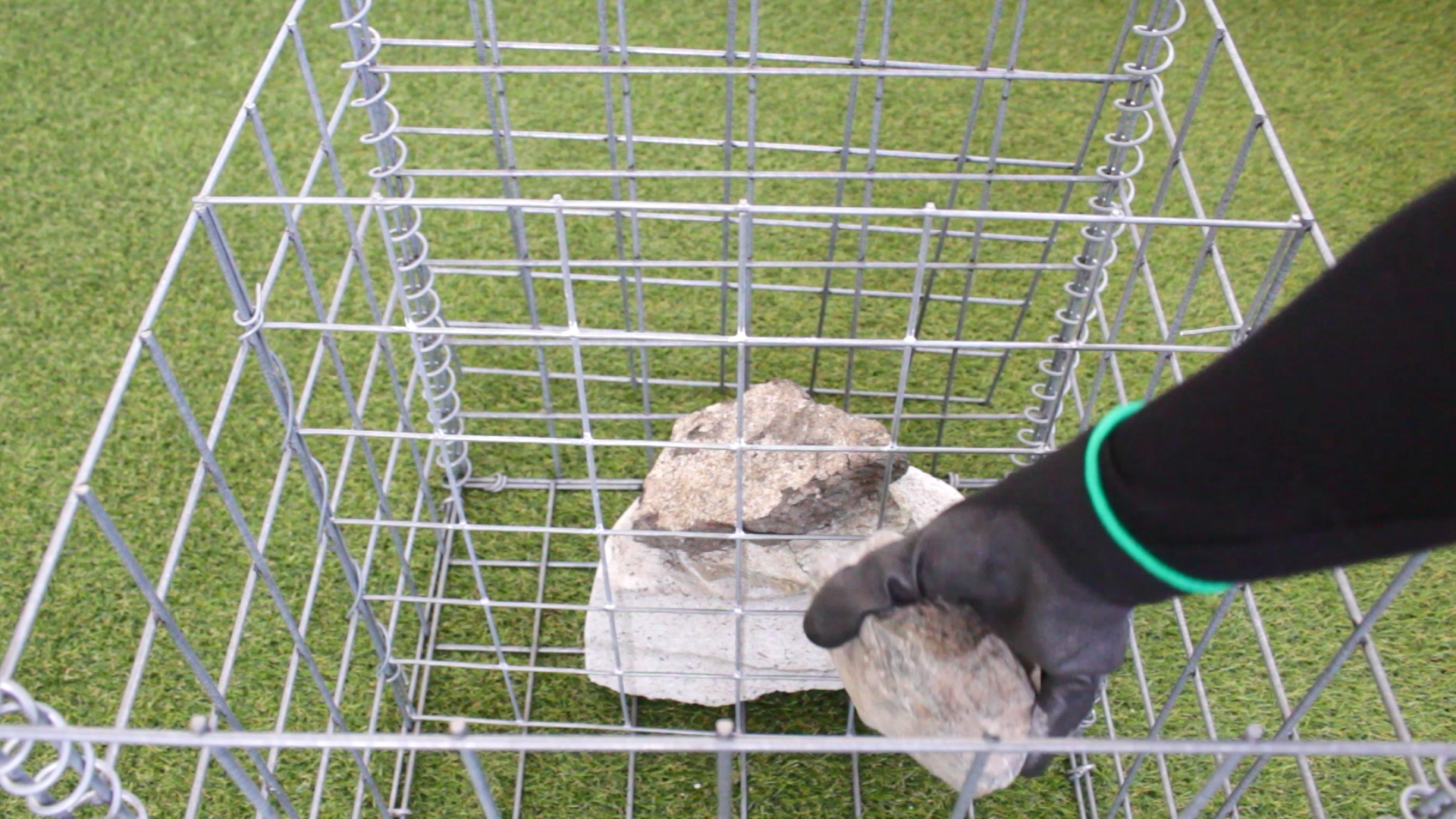 fill-gabion-with-stones