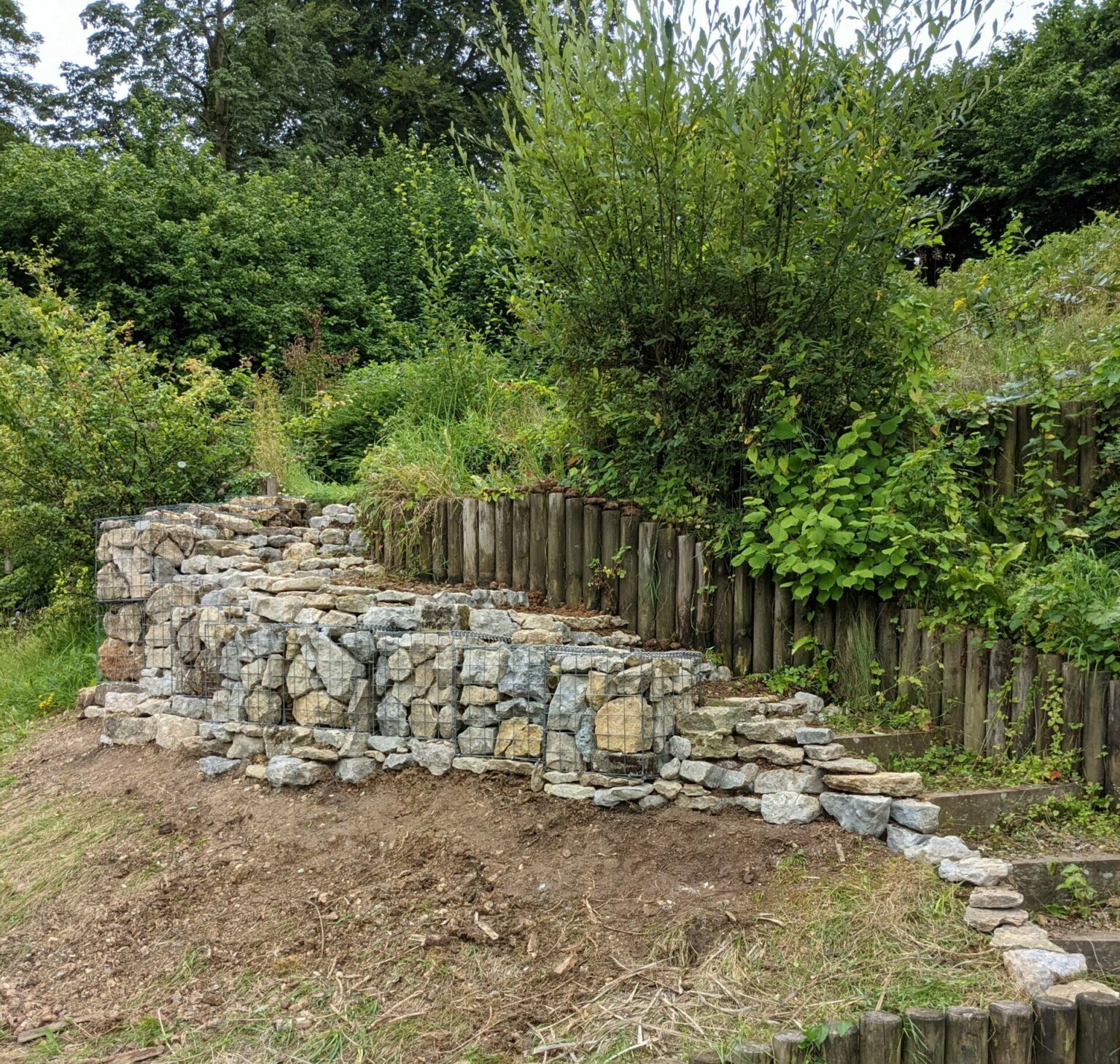 natrual-gabion-retaining-wall-steps