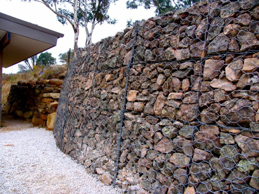 chicken-wire-gabion-wall