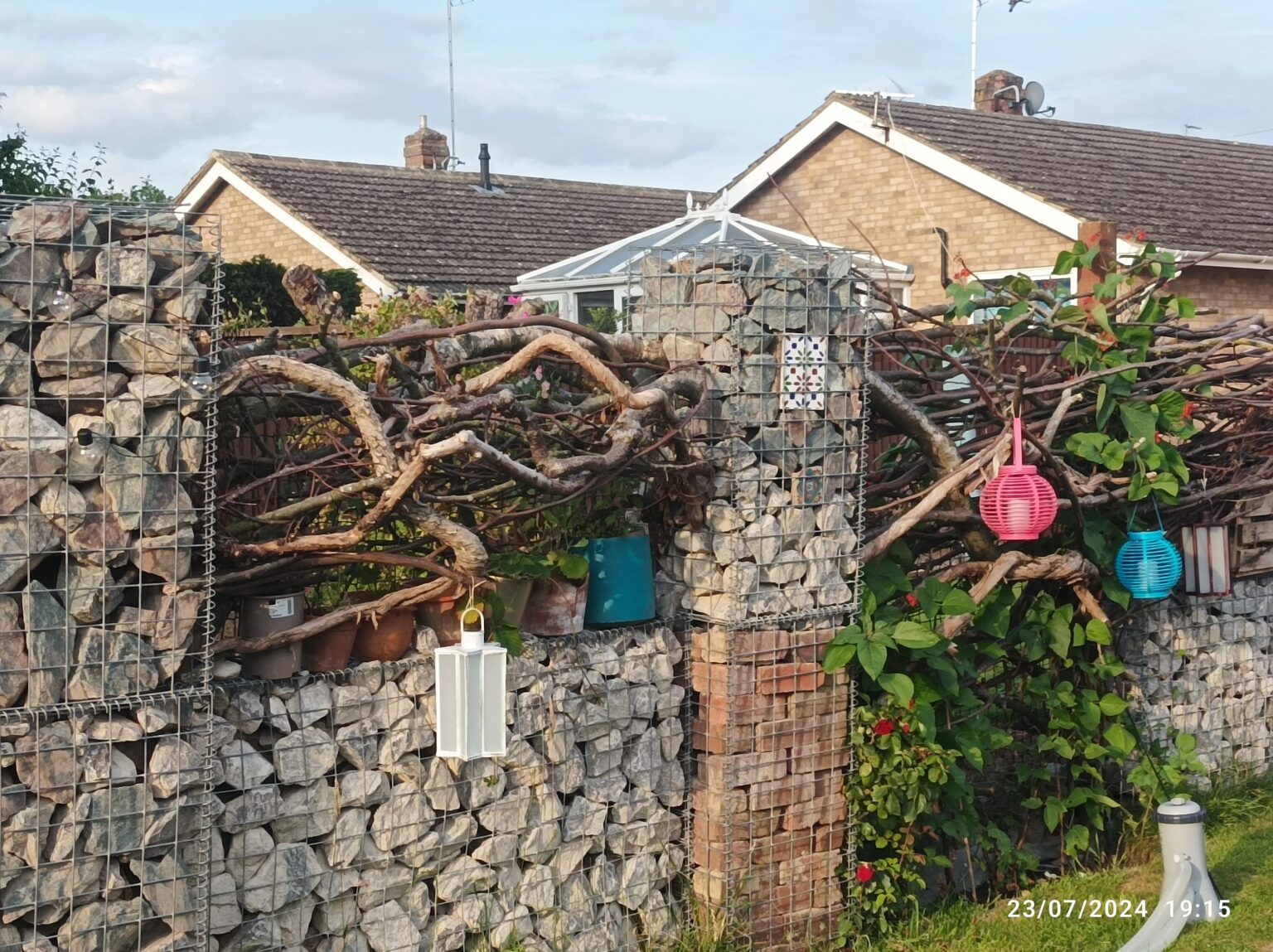 garden-gabion-wall