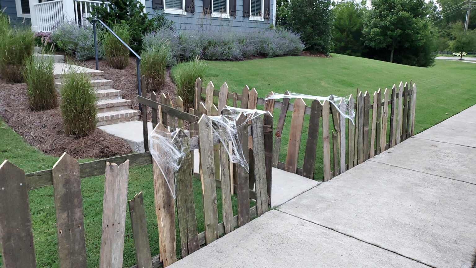 pallet-fence
