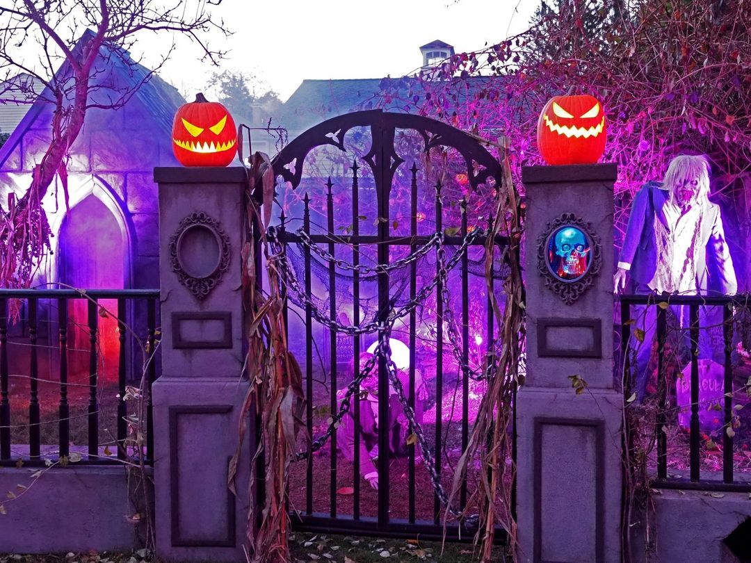 cemetery-fence