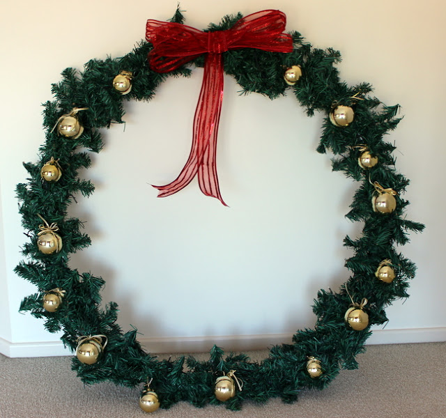 giant-christmas-wreath
