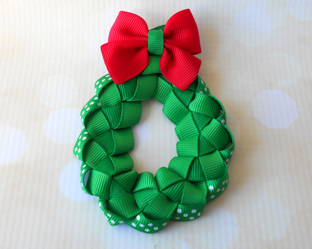 woven-ribbon-wreath