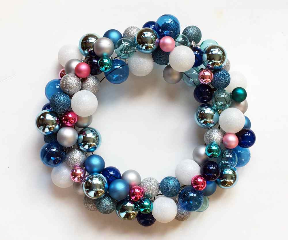 christmas-ornament-wreath