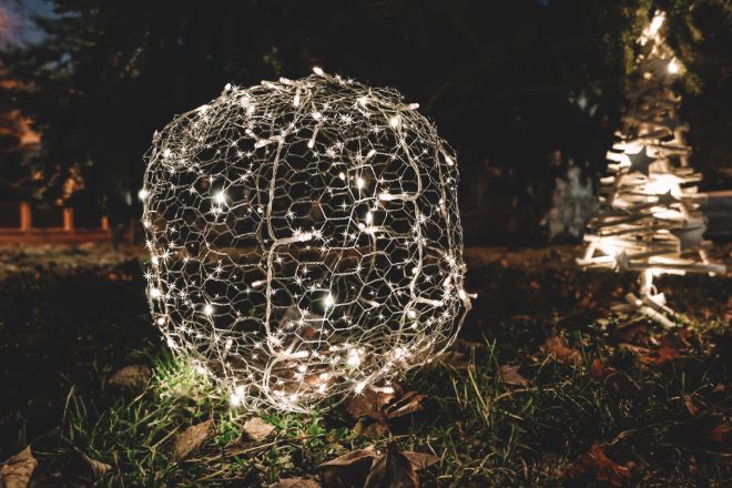 christmas-lgiht-ball