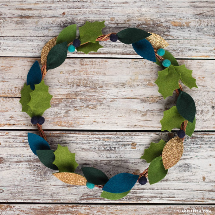 green-felt-wreath