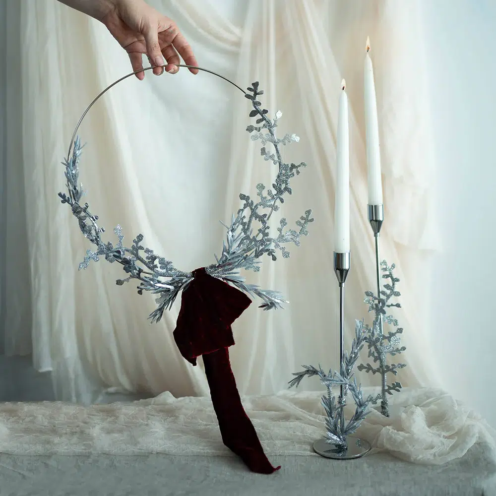 elegant-felt-wreath