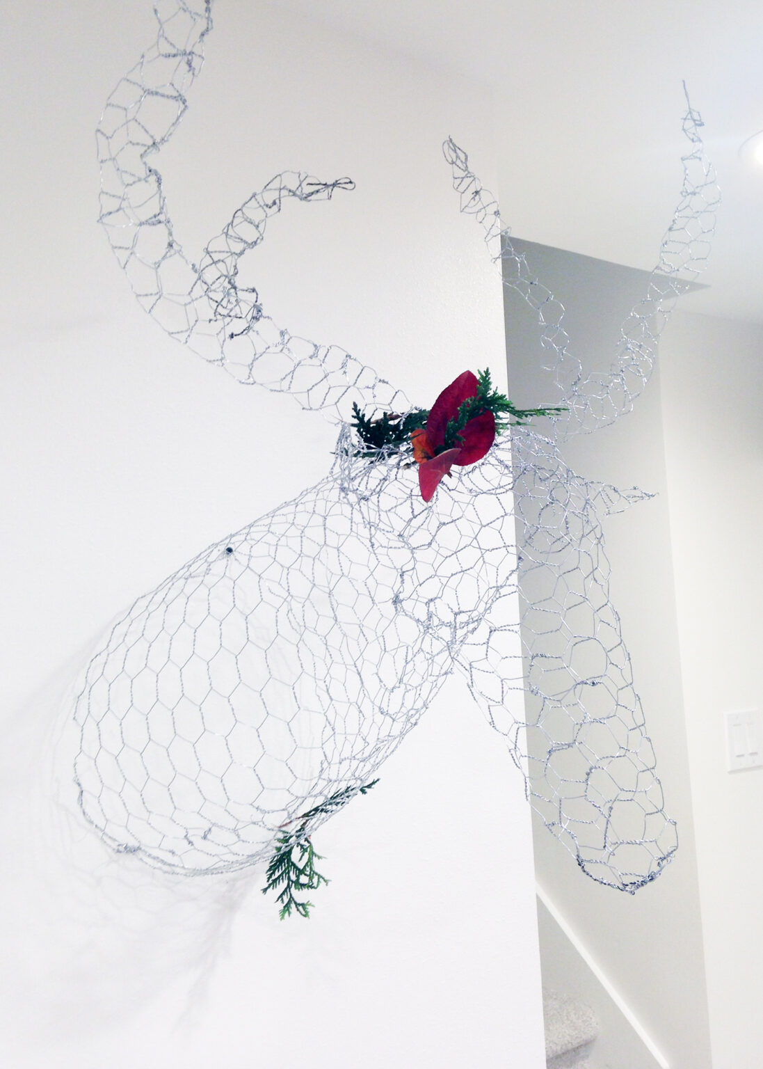chicken-wire-deer-head