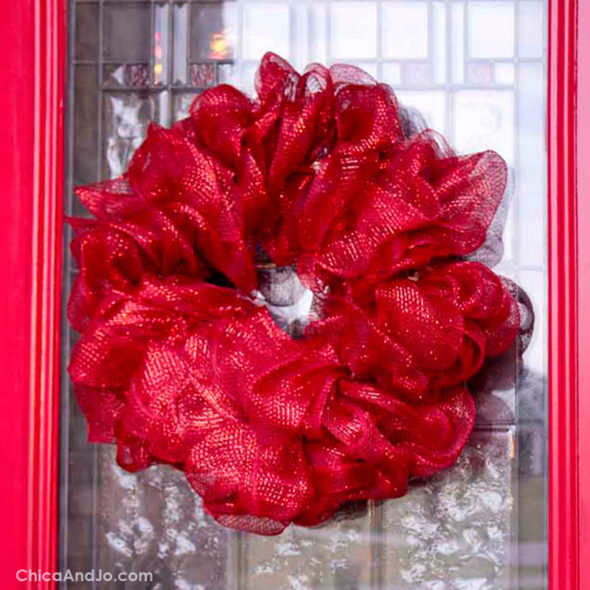 red-mesh-ribbon-wreath