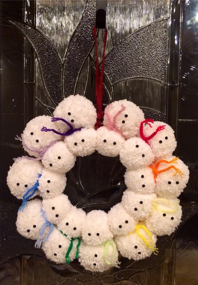 snowman-pom-wreath