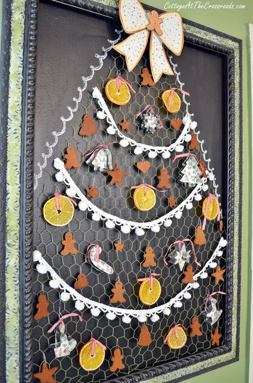 kitchen-christmas-tree
