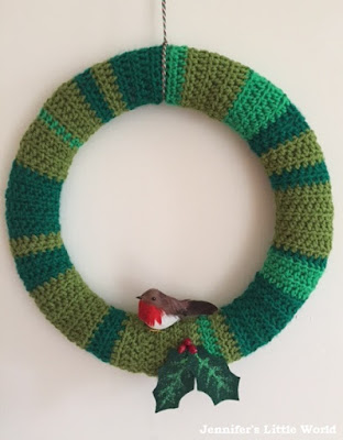 green-crochet-wreath
