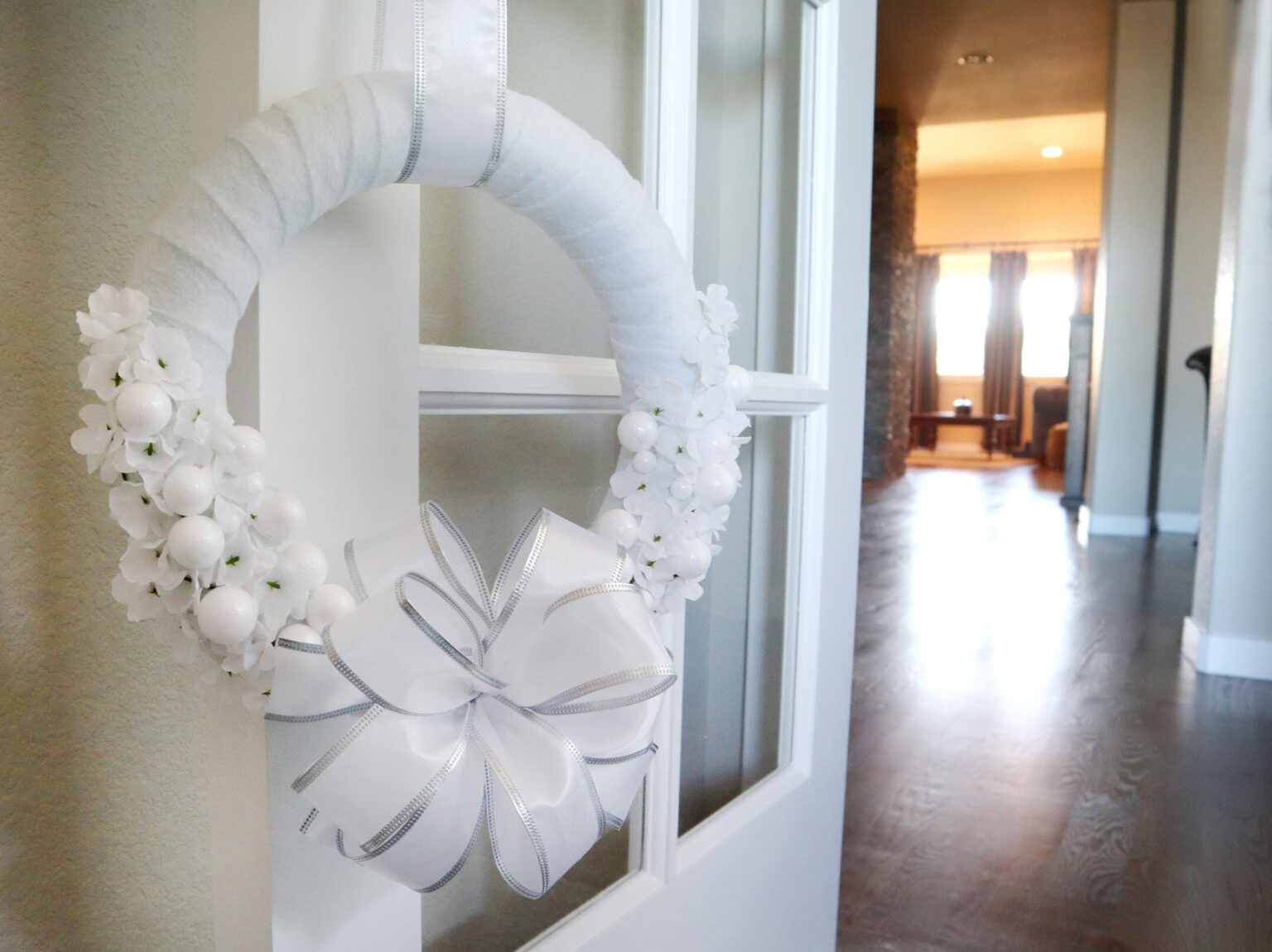 white-elegant-wreath