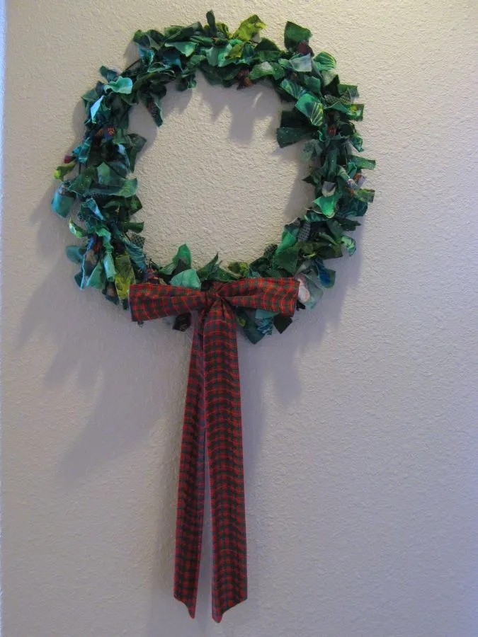 diy-fabric-wreath
