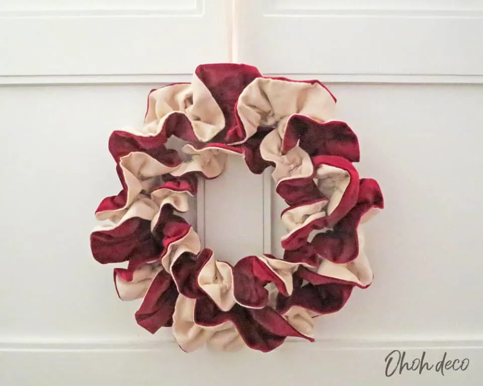 burgundy-velvet-wreath