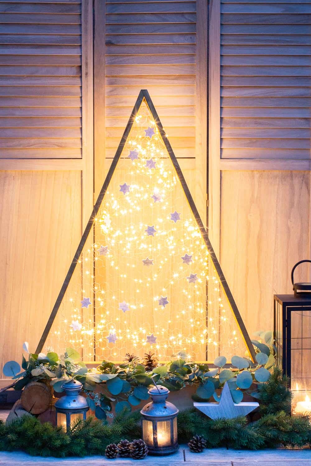 triangle-christmas-tree