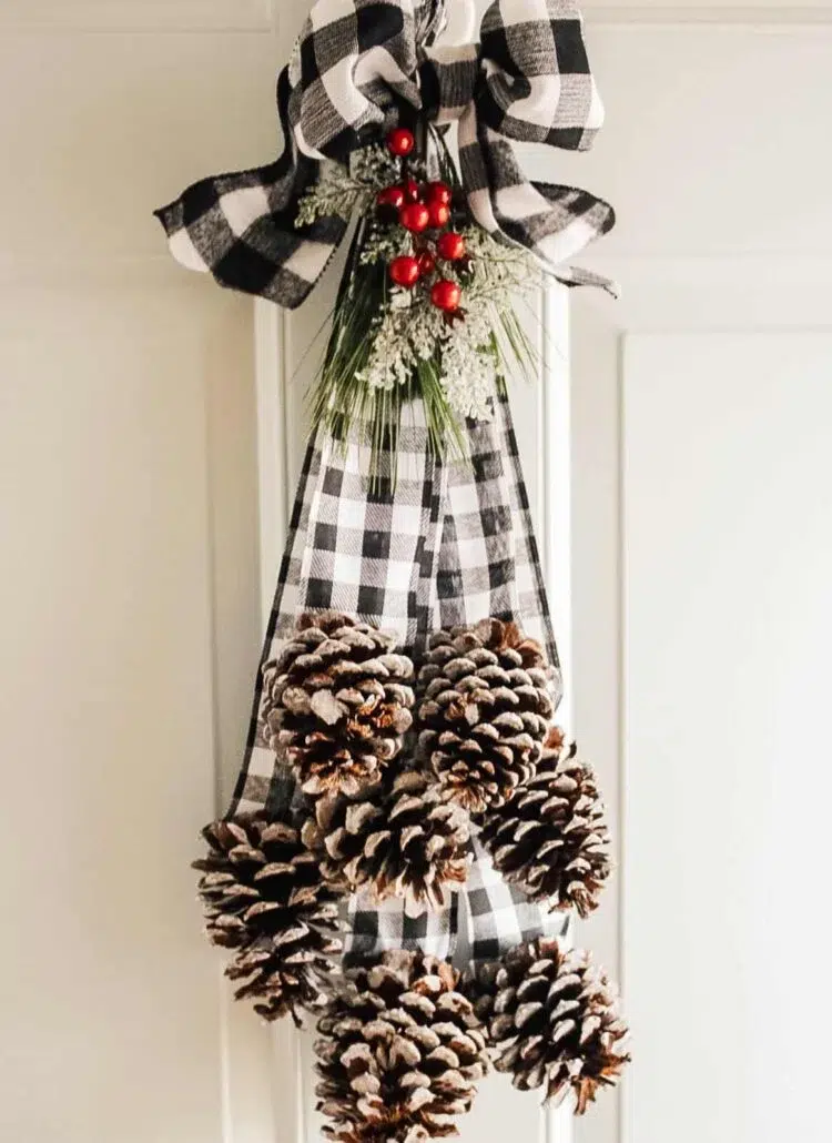 pine-cone-door-swag