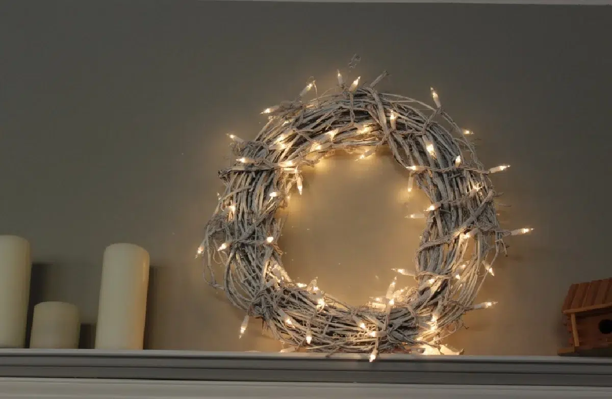 white-lights-wreath